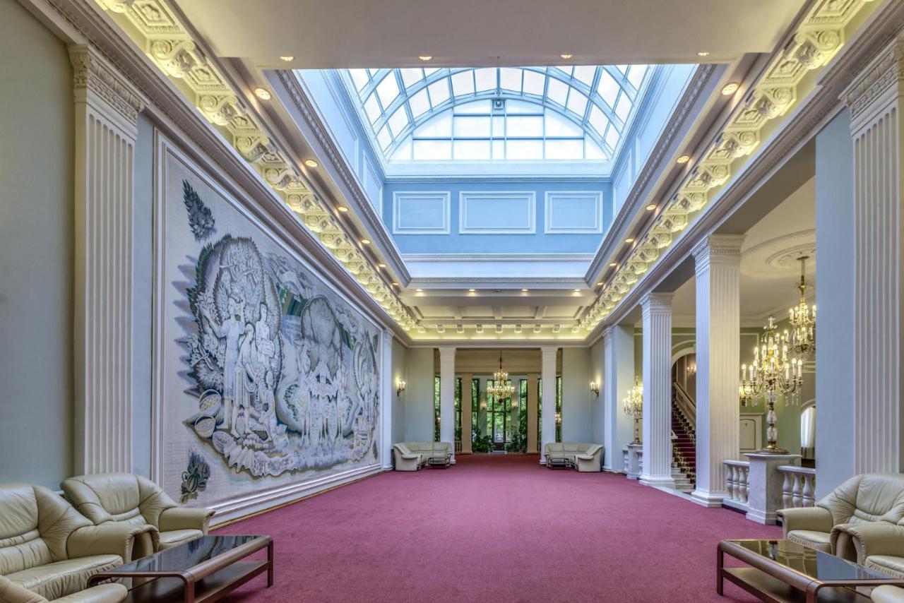 Апартаменты VIP Apartments Dipservice Hall Минск Экстерьер фото