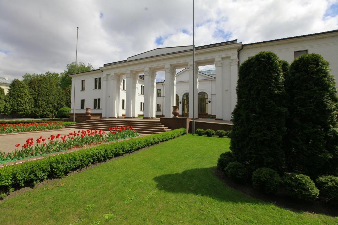 Апартаменты VIP Apartments Dipservice Hall Минск Экстерьер фото