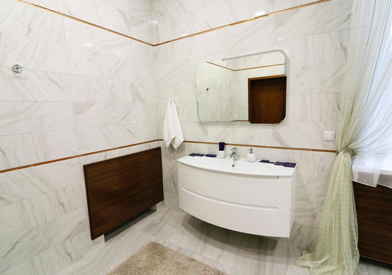 Апартаменты VIP Apartments Dipservice Hall Минск Экстерьер фото